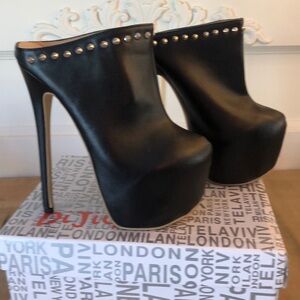 DI JI GIRLS black 6” heels NEW